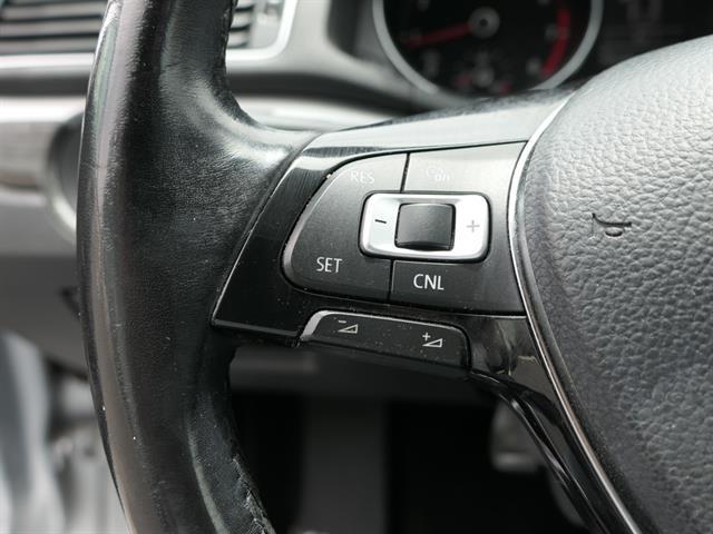 2017 Volkswagen Passat 1.8T SE Image 28 of 30