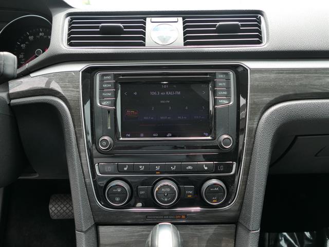 2017 Volkswagen Passat 1.8T SE Image 20 of 30