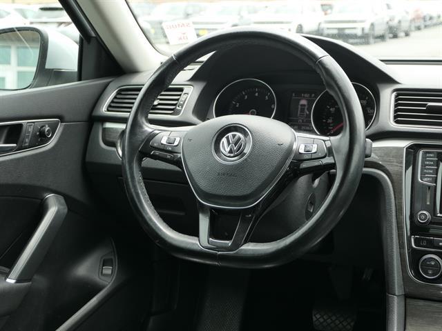 2017 Volkswagen Passat 1.8T SE Image 18 of 30