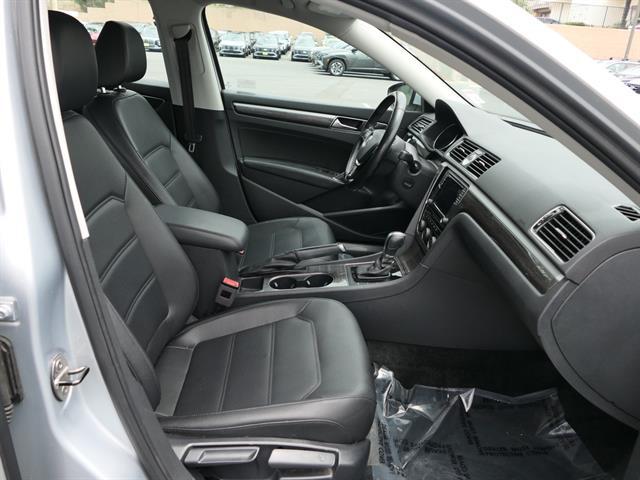 2017 Volkswagen Passat 1.8T SE Image 14 of 30