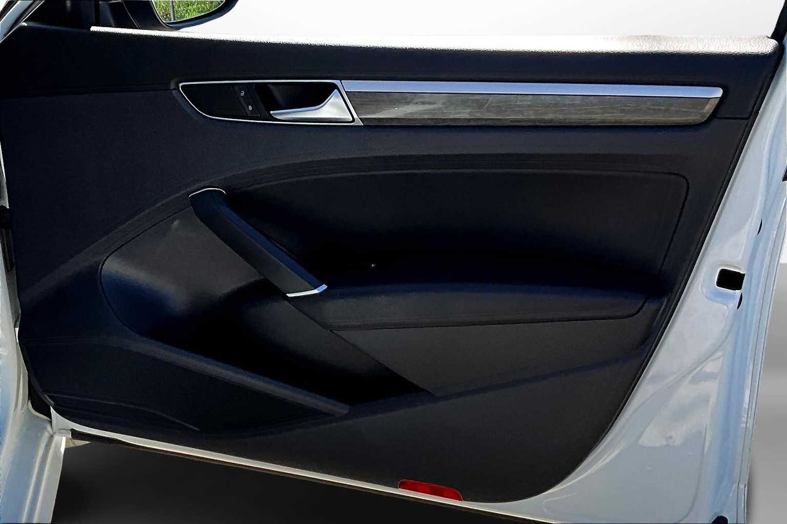 2017 Volkswagen Passat 1.8T SE Image 22 of 31