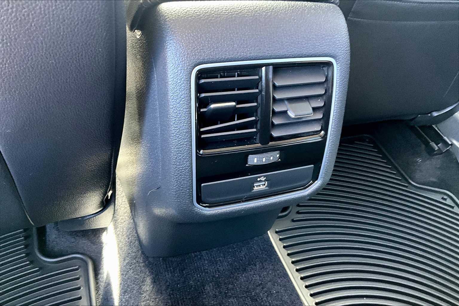 2017 Volkswagen Passat 1.8T SE Image 24 of 31