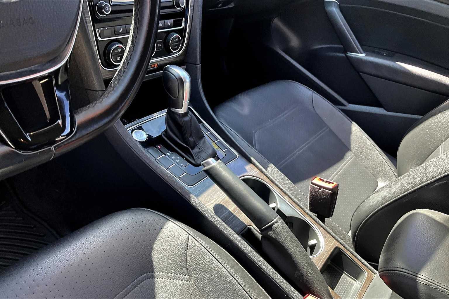 2017 Volkswagen Passat 1.8T SE Image 19 of 31