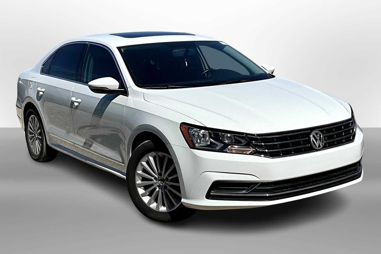 2017 Volkswagen Passat 1.8T SE Image 3 of 31
