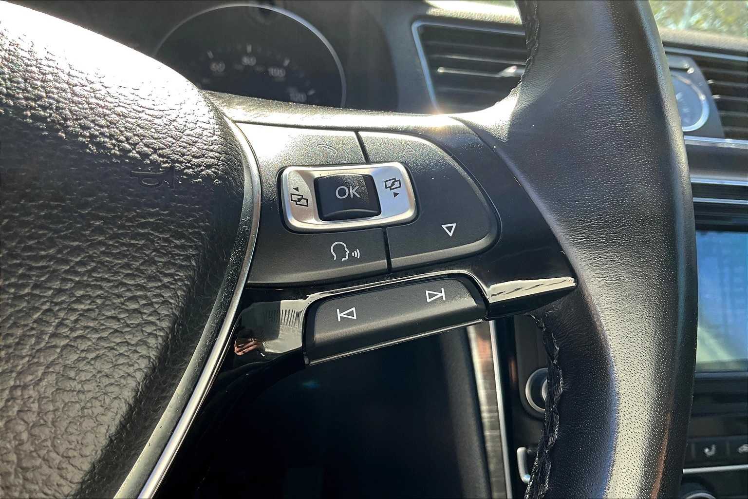 2017 Volkswagen Passat 1.8T SE Image 25 of 31