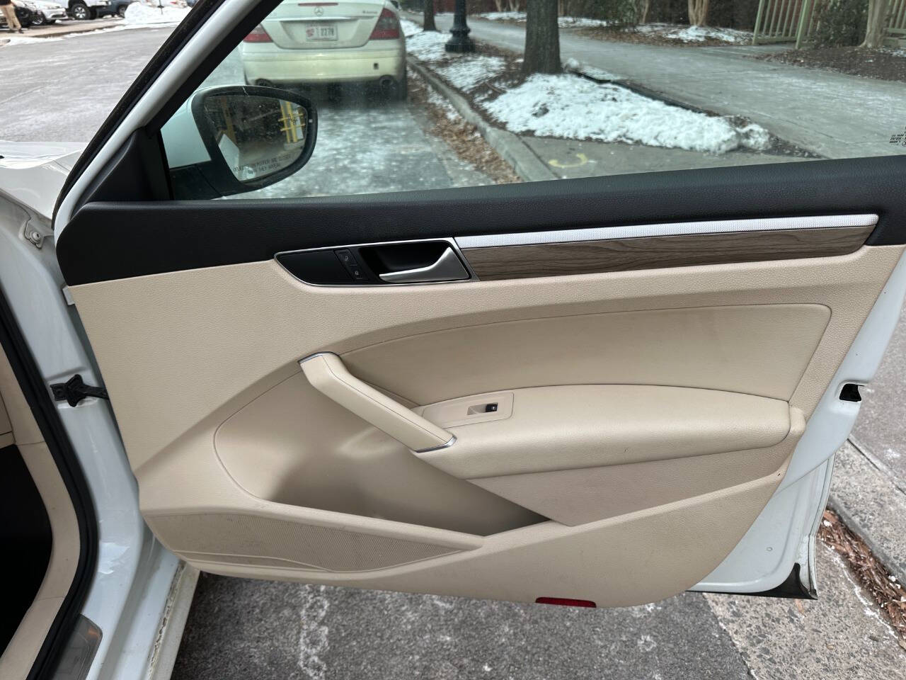2017 Volkswagen Passat 1.8T SE Technology Image 13 of 22