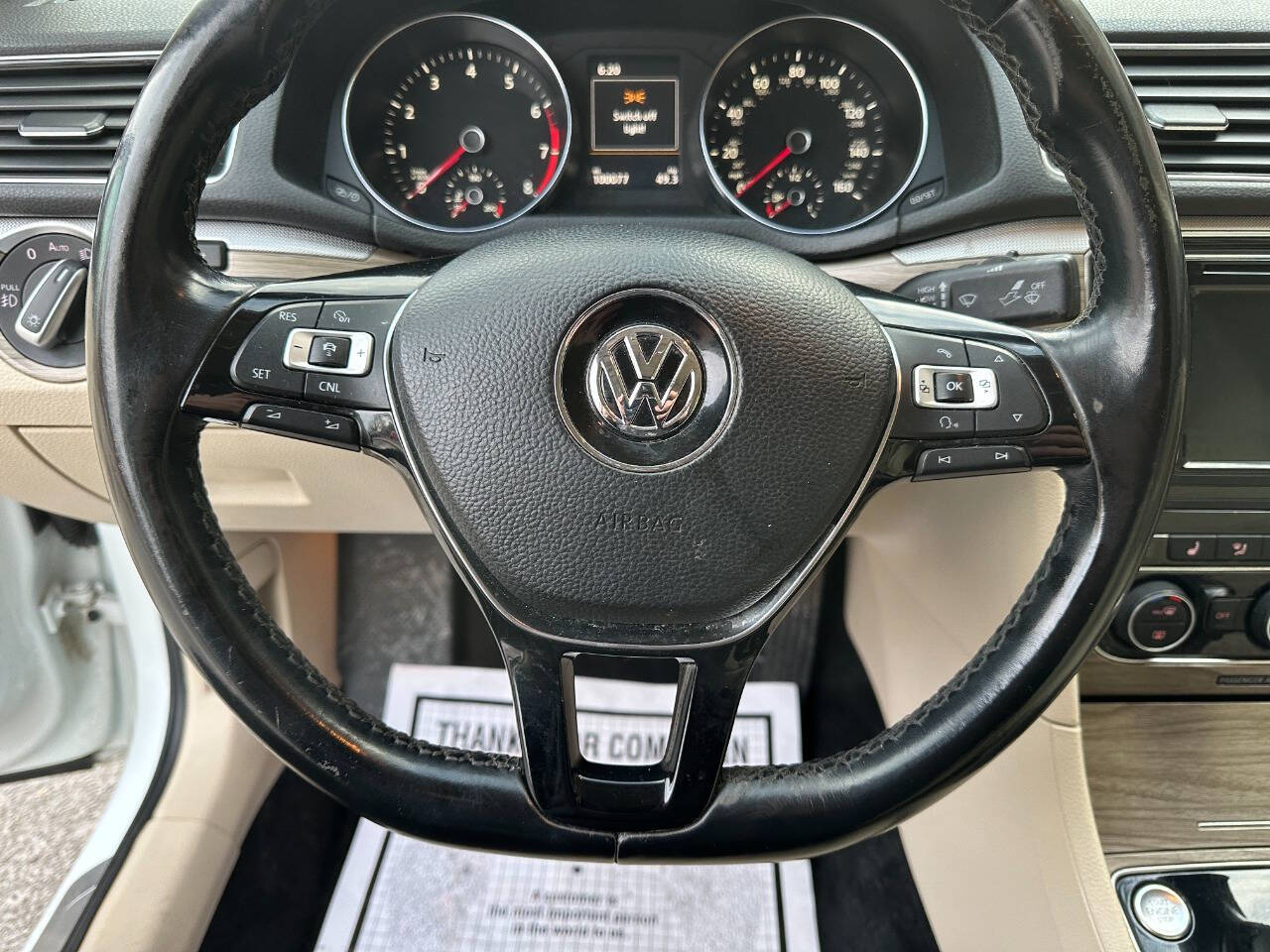 2017 Volkswagen Passat 1.8T SE Technology Image 17 of 22