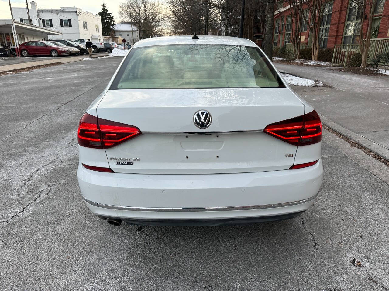 2017 Volkswagen Passat 1.8T SE Technology Image 6 of 22