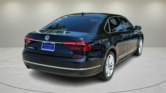 2017 Volkswagen Passat 1.8T SEL Premium Image 5 of 33