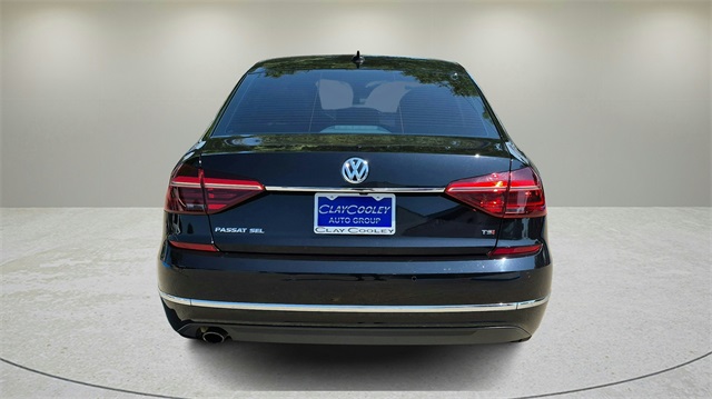2017 Volkswagen Passat 1.8T SEL Premium Image 6 of 33