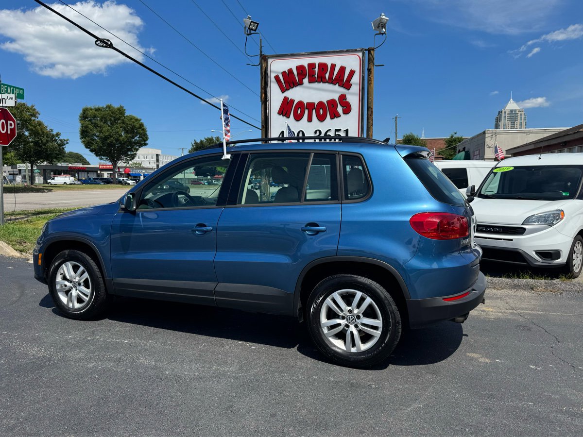 Vehicle image 6 of 12