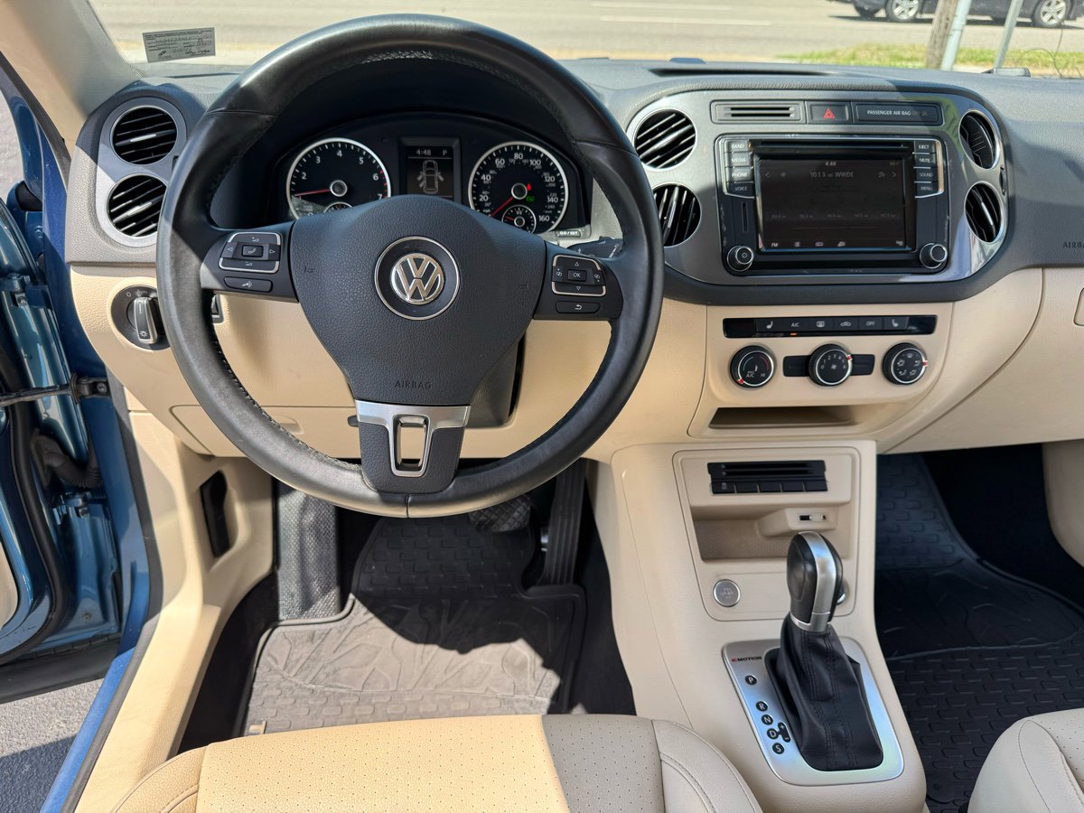 Vehicle image 9 of 12