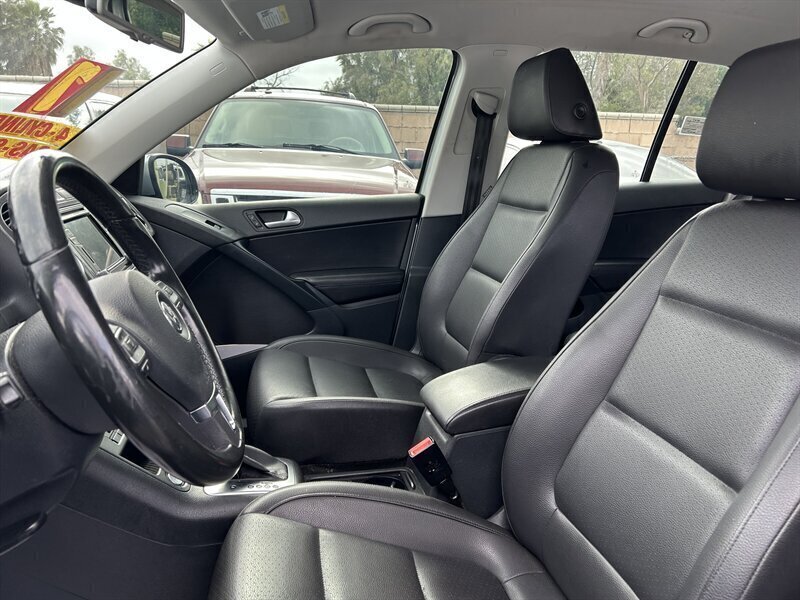 Vehicle image 71 of 85