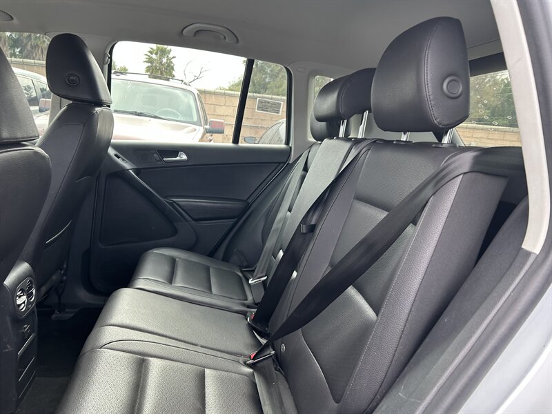 Vehicle image 44 of 85