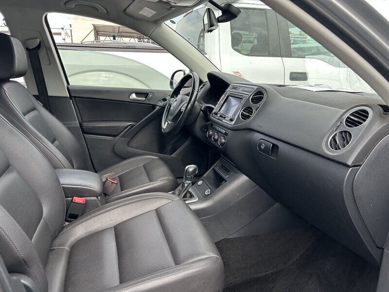 Vehicle image 70 of 85