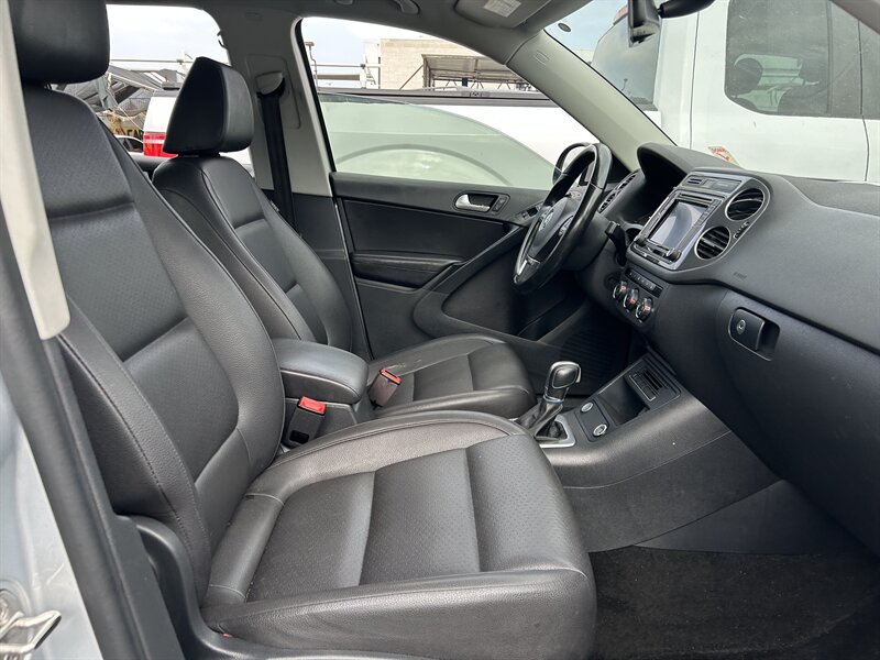 Vehicle image 46 of 85