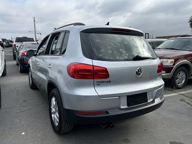 Vehicle image 33 of 85