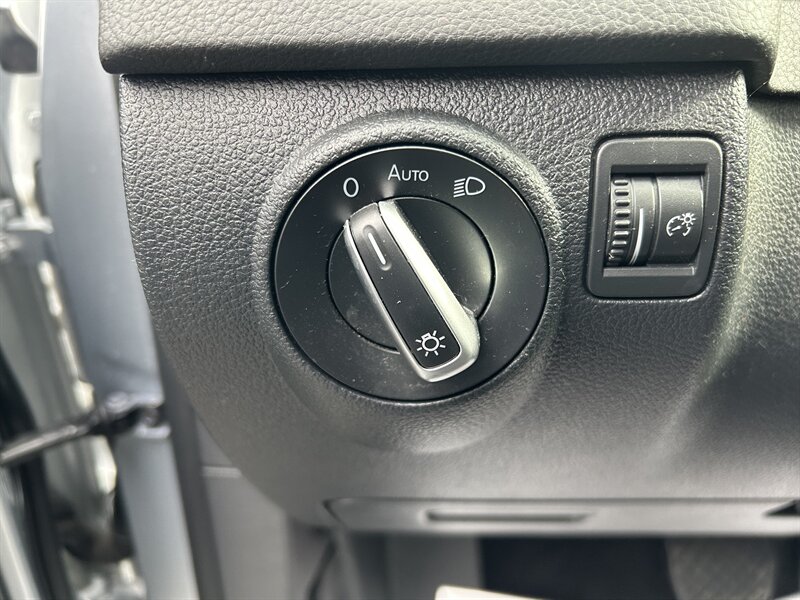 Vehicle image 50 of 85