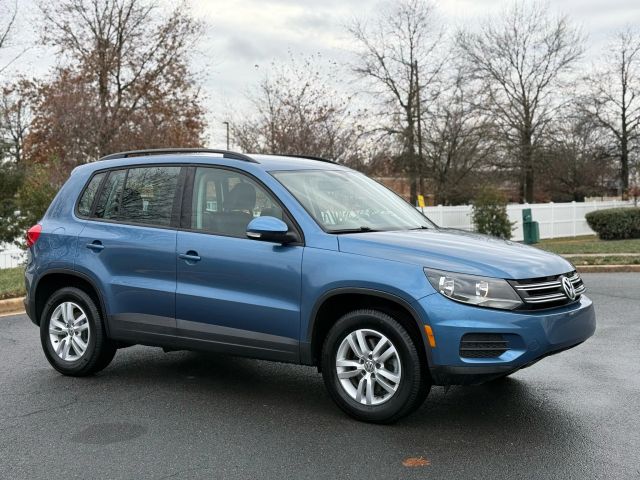 2017 Volkswagen Tiguan S Image 1 of 47