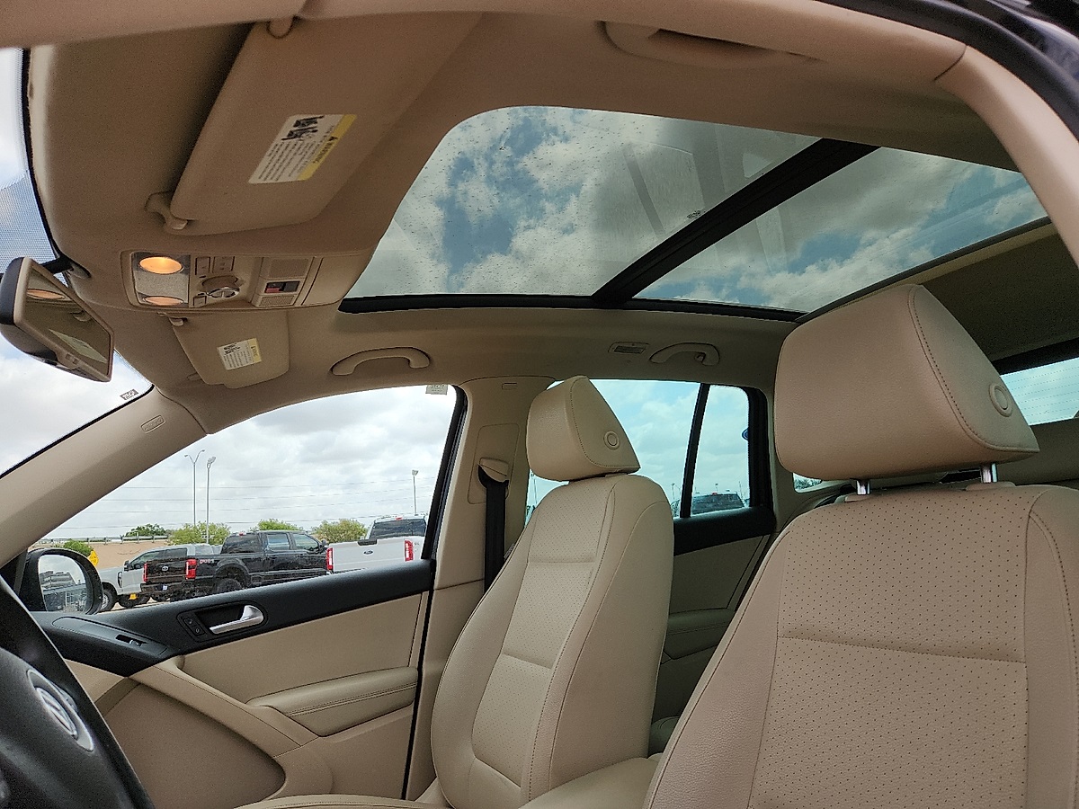 Vehicle image 6 of 12