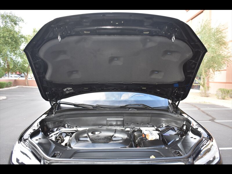 2017 Volvo XC90 Inscription Image 4 of 54