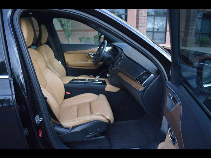 2017 Volvo XC90 Inscription Image 19 of 54