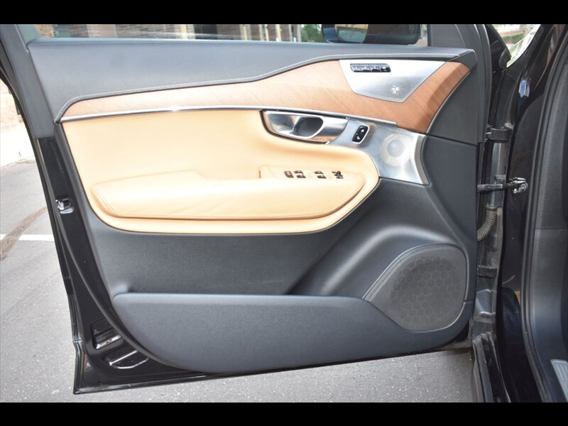 2017 Volvo XC90 Inscription Image 35 of 54