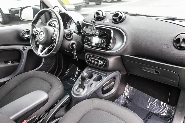 Vehicle image 11 of 23
