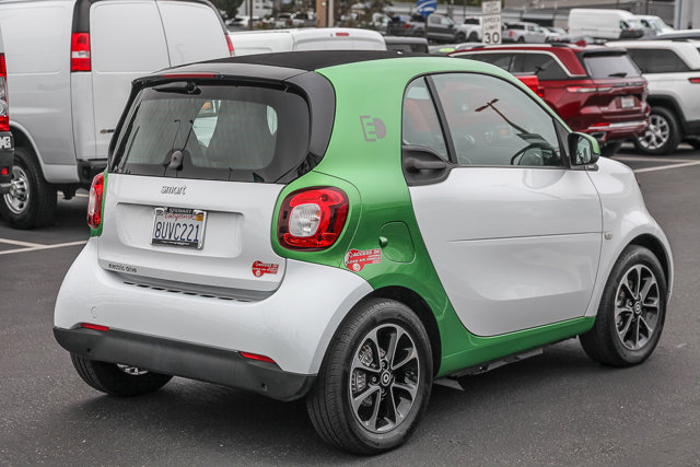 Vehicle image 4 of 23