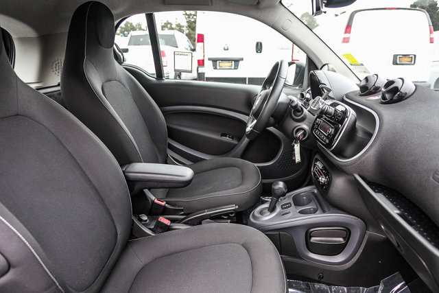 Vehicle image 16 of 23