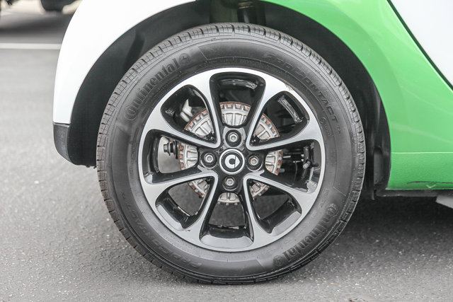 Vehicle image 9 of 23