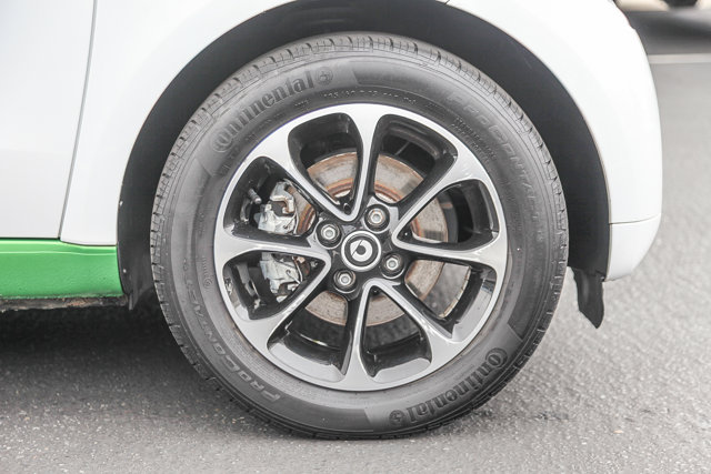Vehicle image 8 of 23