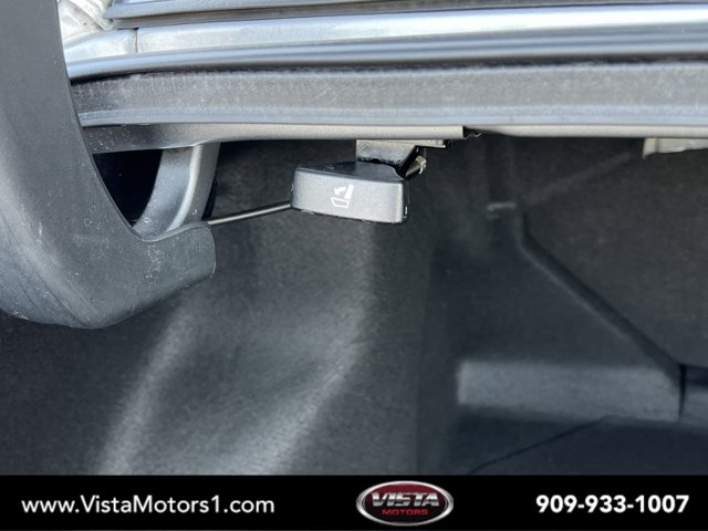 Vehicle image 20 of 29