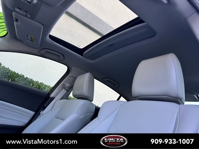 Vehicle image 17 of 29