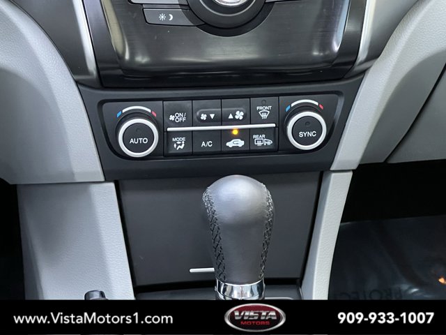 Vehicle image 15 of 29