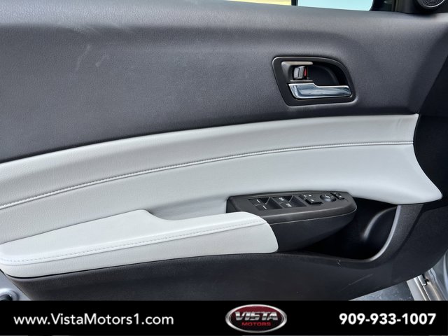 Vehicle image 12 of 29
