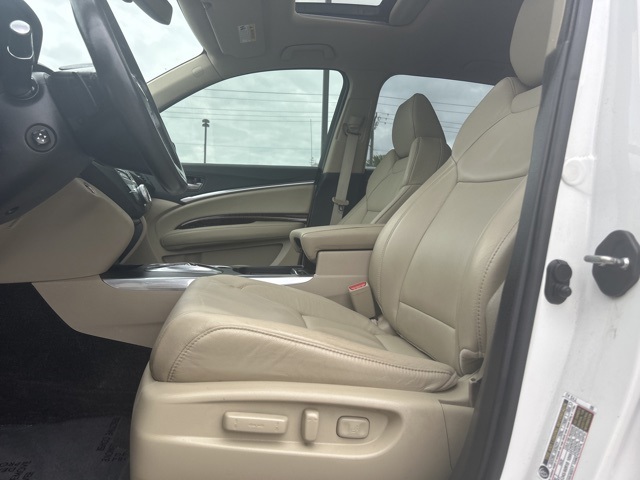 Vehicle image 8 of 32
