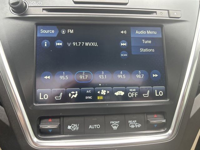 Vehicle image 23 of 32