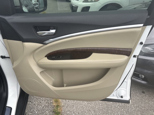 Vehicle image 20 of 32