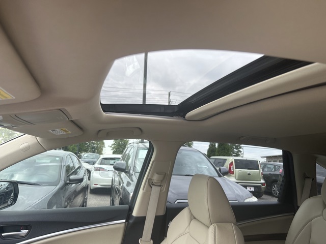 Vehicle image 28 of 32