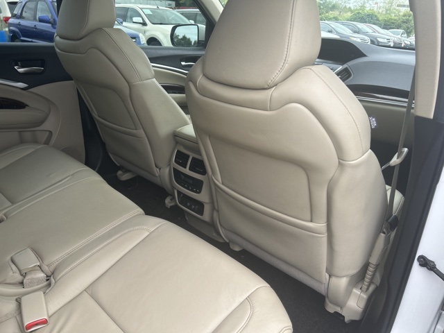 Vehicle image 14 of 32