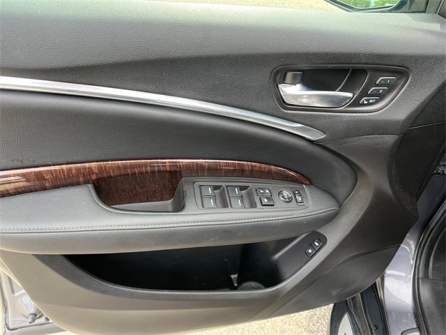 Vehicle image 11 of 40