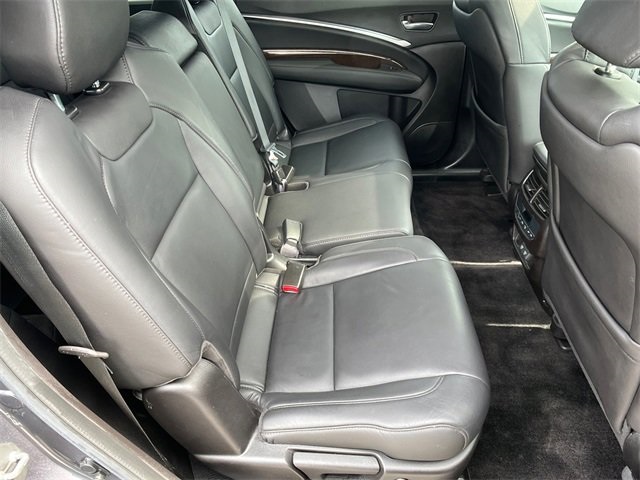 Vehicle image 18 of 40