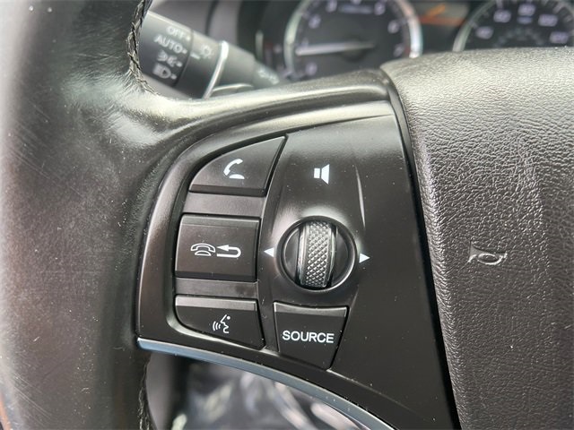 Vehicle image 36 of 40