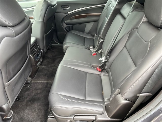 Vehicle image 25 of 40