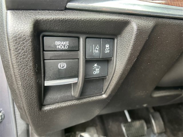 Vehicle image 39 of 40