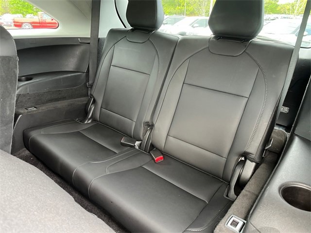 Vehicle image 24 of 40