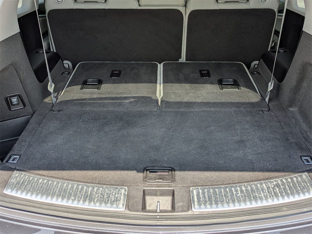 Vehicle image 10 of 30