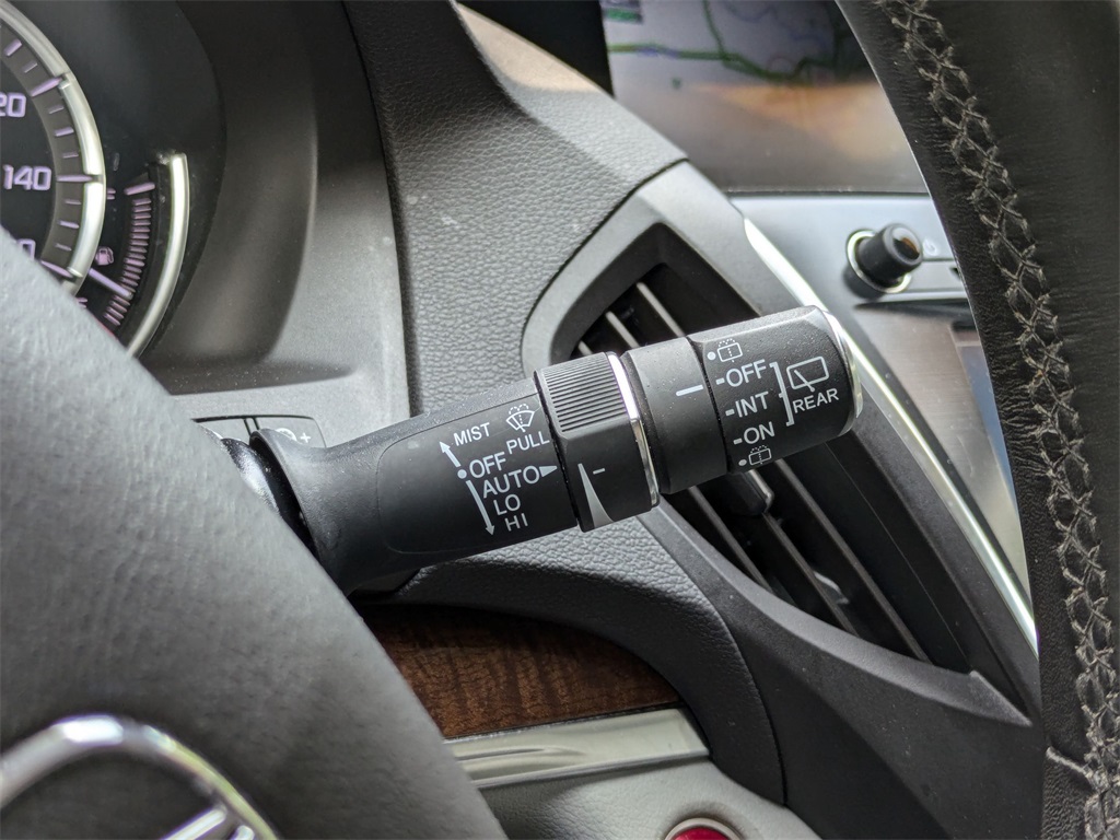 Vehicle image 28 of 30