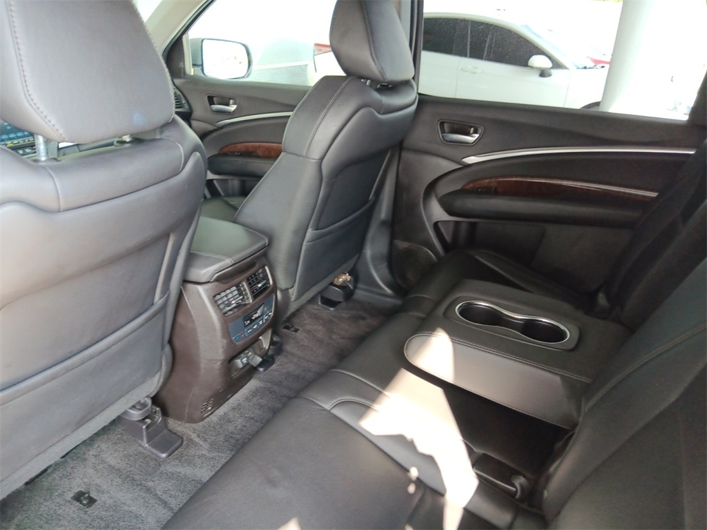Vehicle image 13 of 28